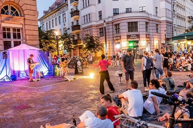 Berlin Mal Anders Erleben - Hier Tobt Das Leben
